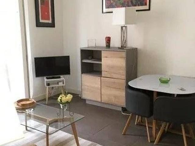 Deux pièces de 42m² avec terrasse de 20m² et parking