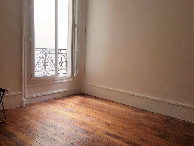 Deux pièces loué vide rue de Belleville 75020 41m²