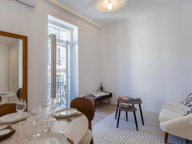 Deux pièces rénové avec terrasse, proche Coulée Verte à Nice 31m² Nice