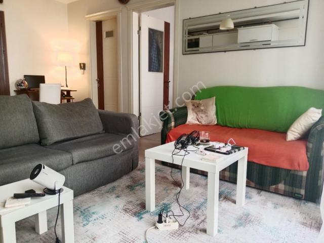 Deü Karşı Sokağında Fırsat! Genç Binada 40 M² Doğalgazlı 1+1