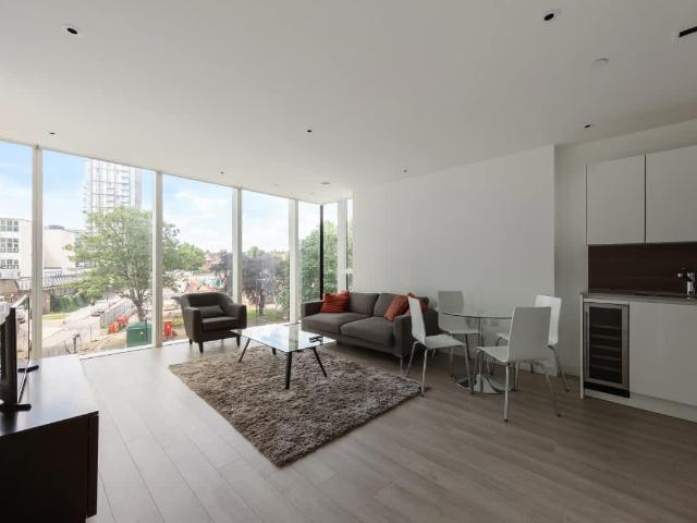 Devan Grove London N4