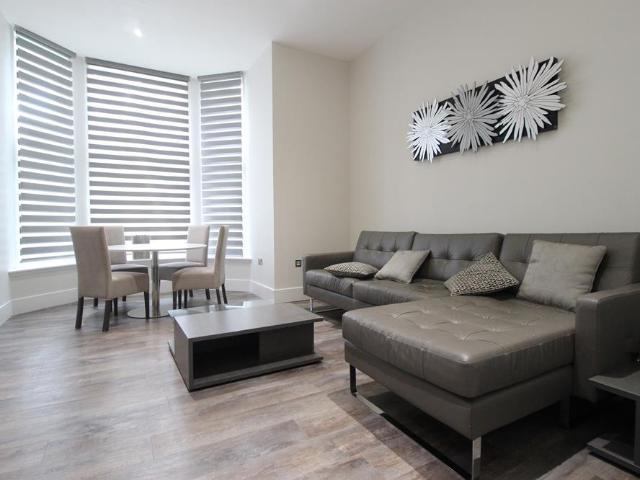 Devanha Gardens, Flat A Apartment. 3 bed flat to rent £1,350 pcm £312 pw
