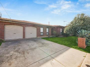 Develop, Renovate or Invest on a Generous 717sqm Allotment
