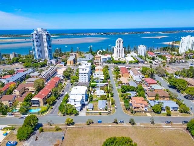 DEVELOPERS AND INVESTORS ALERT Rare 1518 m2 triple corner block