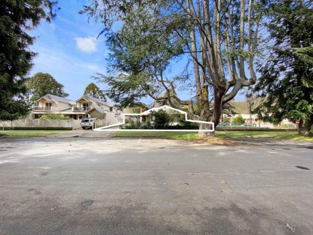 DEVELOPMENT OPPORTUNITY IN THE HEART OF BRIGHT