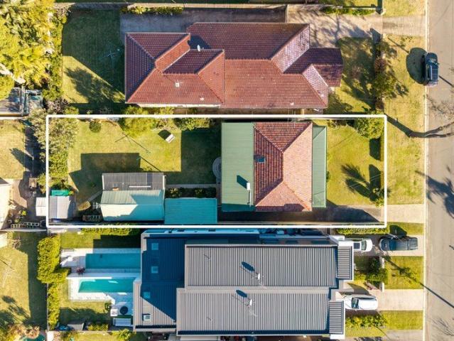 DEVELOPMENT OPPORTUNITY IN A BLUE CHIP LOCALE