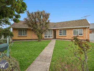 Development opportunity or your 4 bedroom 'forever' family home?