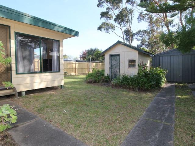 Beautiful renovated beach house, build second house at rear STCA