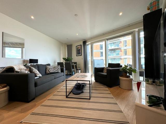 Deveraux House, Duke Of Wellington. 2 bed flat to rent £2,650 pcm £612 pw