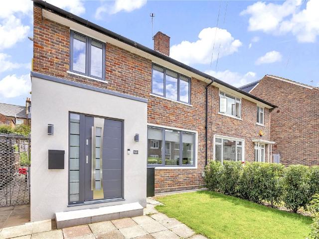 Devereux Road, London SW11, 3 bed detached house to rent, £4,500 pcm | PrimeLocation