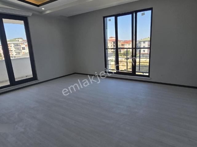 Devlet Hastanesi Kaymakamlık Mevkiinde Kiralık 3+1 Yeni Daire