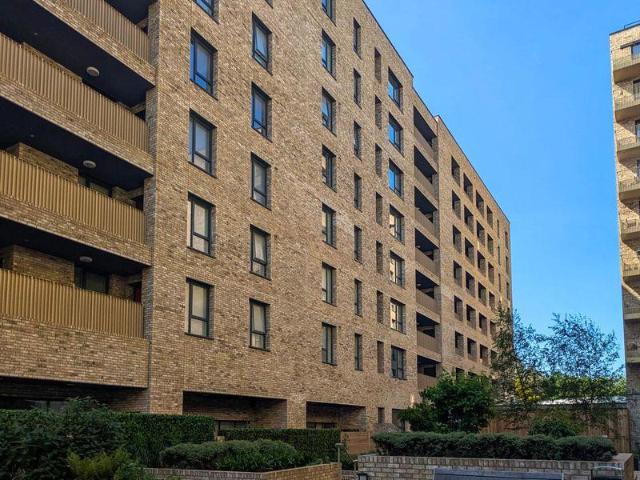 Devlin House, Acton Gardens, W3 8DS 2 bed apartment to rent £2,800 pcm £646 pw