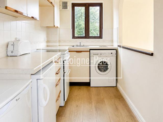 Devoil Close, Guildford, GU4 1 bed house to rent £1,325 pcm £306 pw