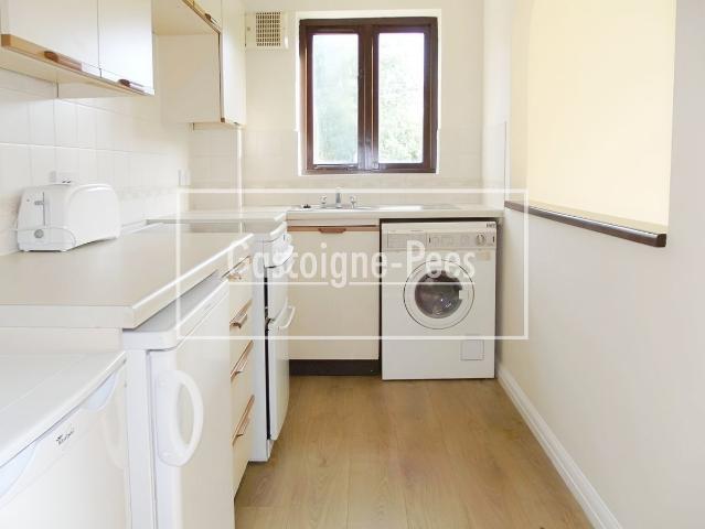 Devoil Close, Guildford GU4, 1 bed property to rent, £1,325 pcm | PrimeLocation