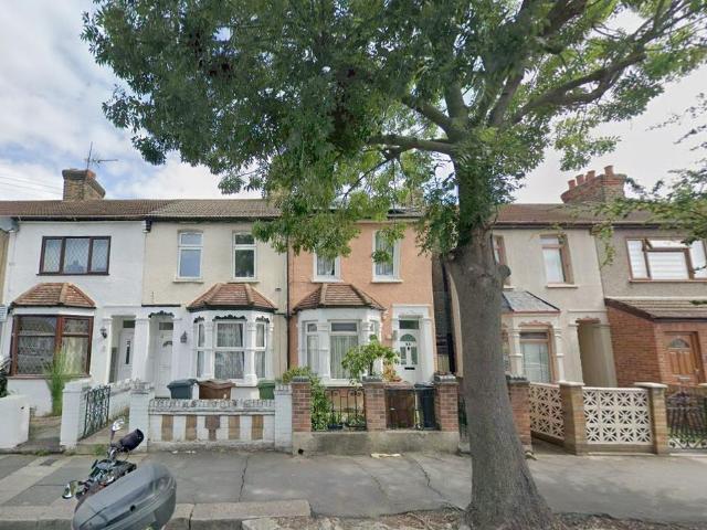 Devon Road, Barking IG11 2 bed terraced house to rent £1,900 pcm £438 pw