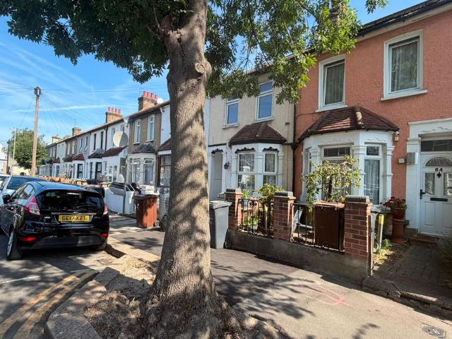 Devon Road, Barking IG11, 2 bed terraced house to rent, £2,100 pcm | PrimeLocation