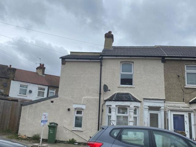 Devon Road IG117Qy IG11, 2 bed semi detached house to rent, £1,800 pcm | PrimeLocation