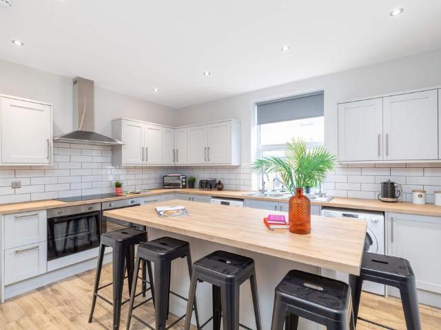 Devon Road, Leeds LS2 7 bed house to rent £4,793 pcm £1,106 pw