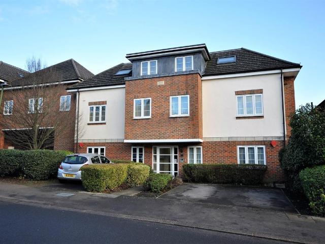 Devon Road, Watford WD24, 2 bed flat to rent, £1,500 pcm | PrimeLocation