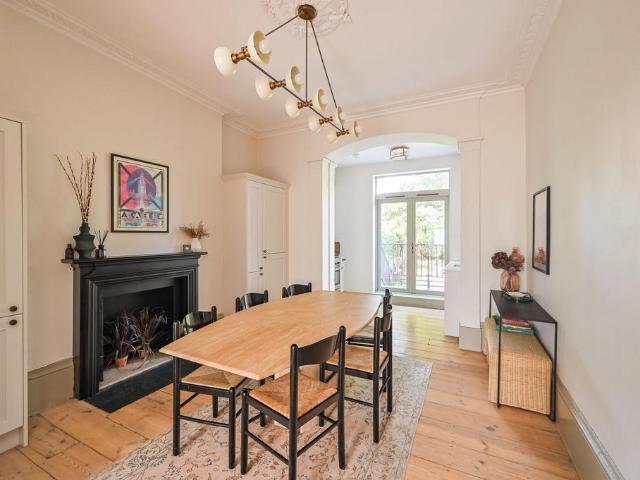 Devonia Road, Angel, London, N1 3 bed maisonette to rent £8,450 pcm £1,950 pw