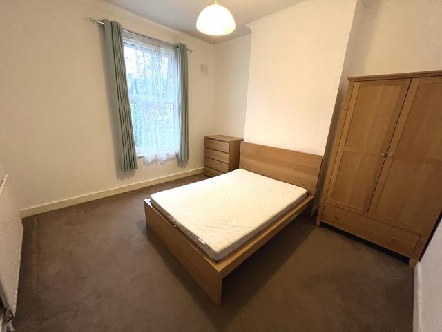 Devonport Road, London W12 1 bed in a house share to rent £875 pcm £202 pw