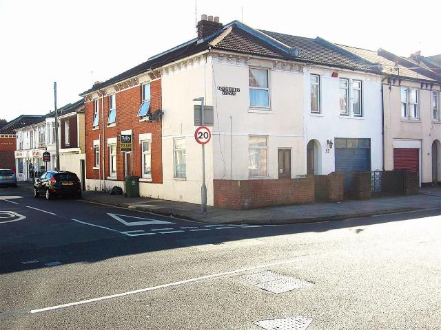 Devonshire Avenue, Southsea PO4, 2 bed flat to rent, £925 pcm | PrimeLocation