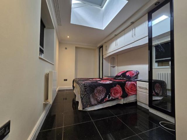 Devonshire Hill Lane, Tottenham 1 bed in a house share to rent £850 pcm £196 pw