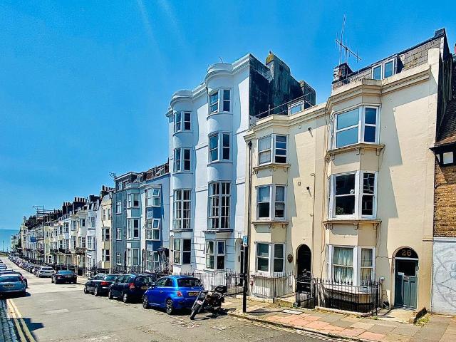 Devonshire Place, BRIGHTON, BN2 2 bed flat to rent £1,450 pcm £335 pw