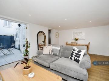 Devonshire Place, Brighton, BN2 2 bed flat to rent £1,900 pcm £438 pw