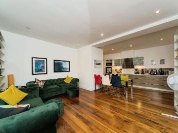 Devonshire Place, Brighton BN2, 3 bed maisonette to rent, £2,750 pcm | PrimeLocation
