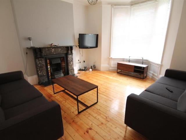 Devonshire Place, Jesmond 8 bed terraced house to rent £6,084 pcm £1,404 pw
