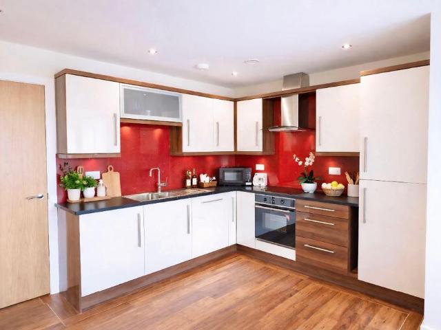 Devonshire Point 3 bed apartment to rent £1,469 pcm £339 pw