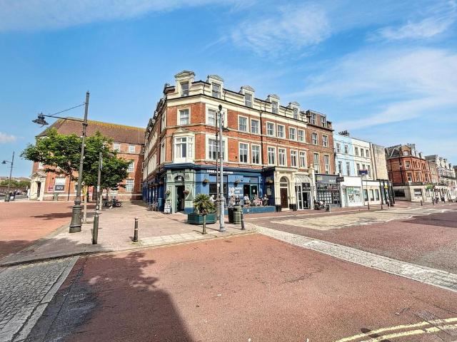 Devonshire Road, Bexhill On Sea, TN40 2 bed flat to rent £1,150 pcm £265 pw