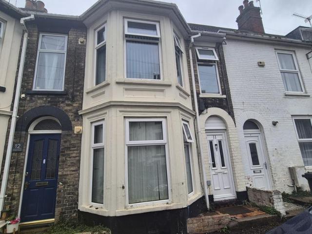 Devonshire Road, GREAT YARMOUTH 3 bed terraced house to rent £885 pcm £204 pw