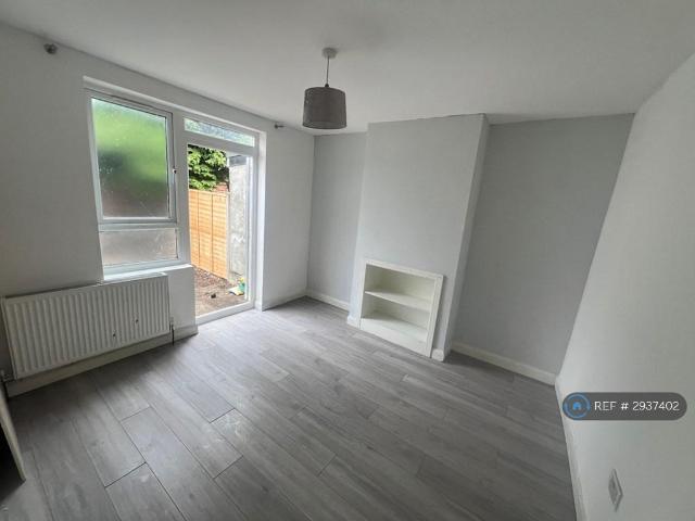 Devonshire Road, London, N9 5 bed detached house to rent £3,400 pcm £785 pw