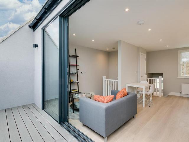 Devonshire Road, London 1 bed flat to rent £1,925 pcm £444 pw