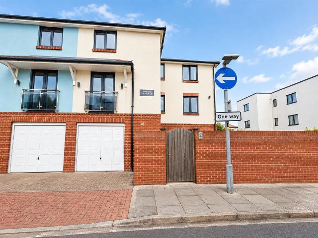 Devonshire Square, Southsea PO4, 3 bed property to rent, £1,650 pcm | PrimeLocation