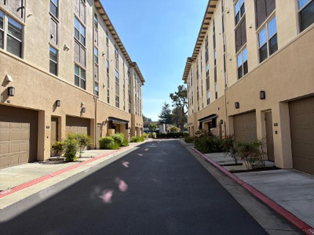 Dewberry Pl Unit 401