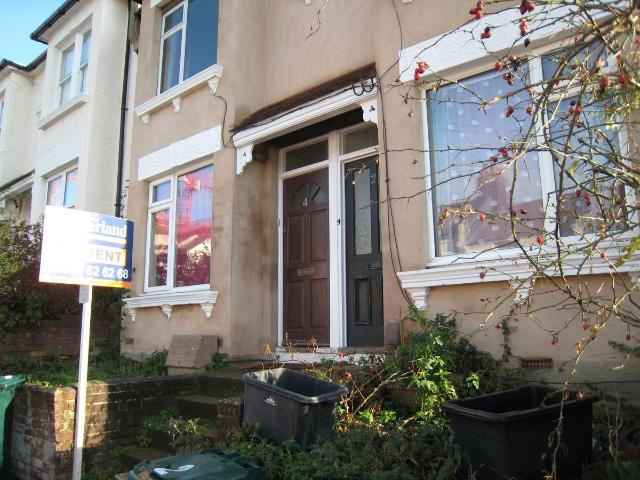 Dewe Road, Brighton BN2, 3 bed flat to rent, £1,550 pcm | PrimeLocation