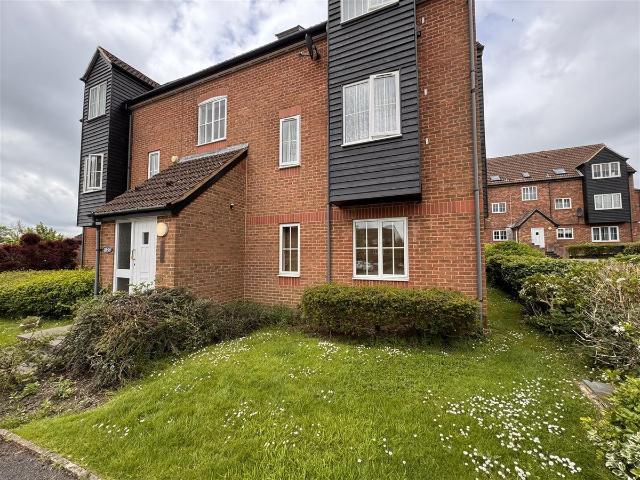 Dewell Mews, Old Town, Swindon SN3, 2 bed flat to rent, £950 pcm | PrimeLocation