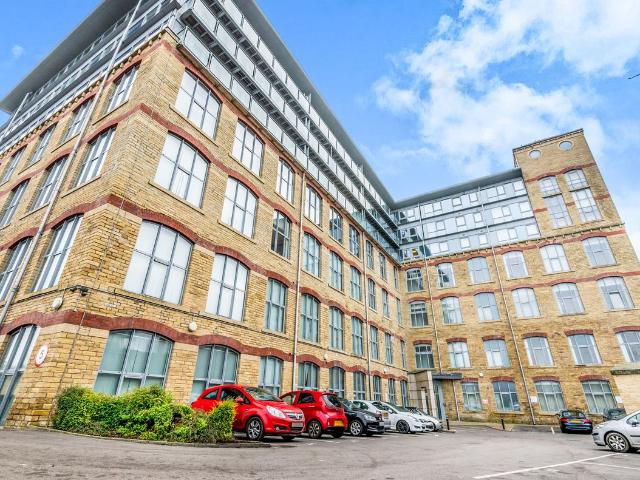 Dewsbury Road, Elland HX5, 3 bed flat to rent, £900 pcm | PrimeLocation