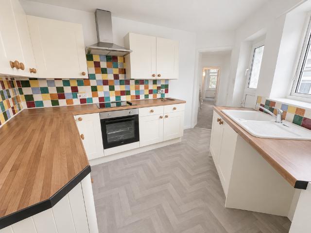 Dewsbury Road, Wakefield, WF2 1 bed apartment to rent £800 pcm £185 pw