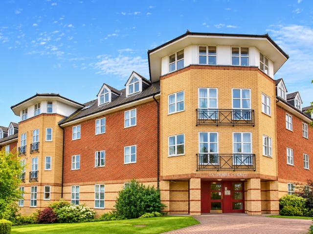 Dexter Close, Hertfordshire AL1 2 bed apartment to rent £1,800 pcm £415 pw