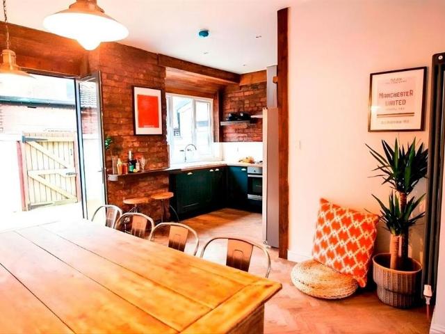 Deyne Avenue, Manchester M14 6 bed house to rent £3,510 pcm £810 pw