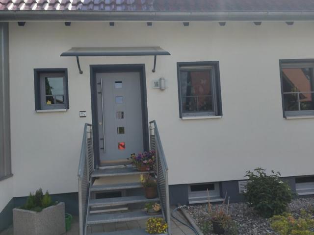 DHH, ER Eltersdorf, provisionsfrei, 280 m2 Wfl 567 m2 Grund