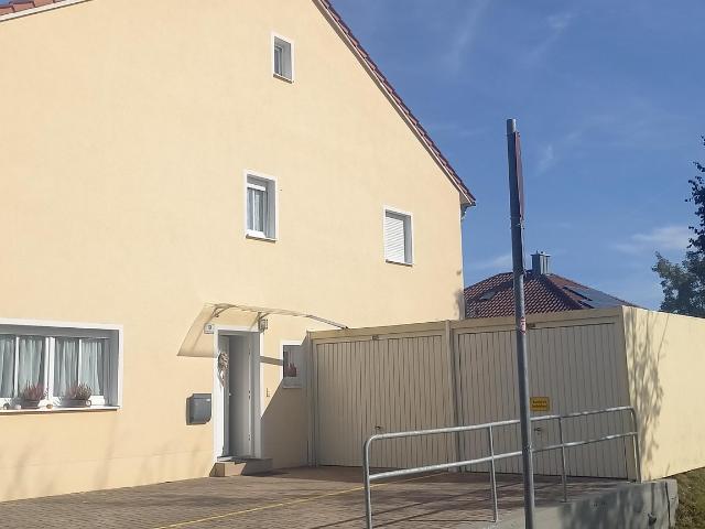 DHH in Bogen in gute Lage