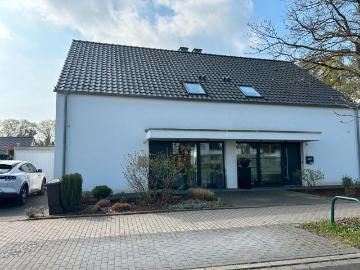 Brackel, Dortmund - Garten, Parkplatz