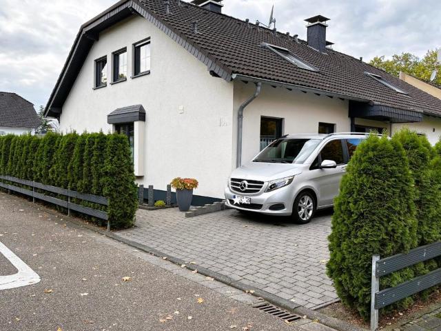 DHH in Top Lage! Supermarkt u. Schule nur 200m entfernt!
