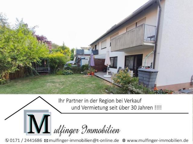 DHH mit Doppelgarage und Garten