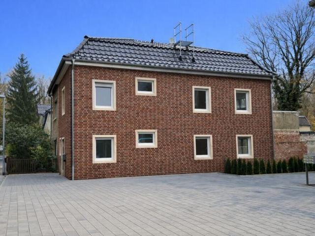 Neubau DHH mit Garten zu vermieten – 5 Zimmer, ca. 145 m² Wohnfläche, Fußbodenheizung, nahe Tesla